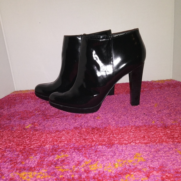 Nine West "Joydon" Bootie - Picture 2 of 12